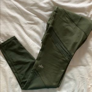 Alo Leggings